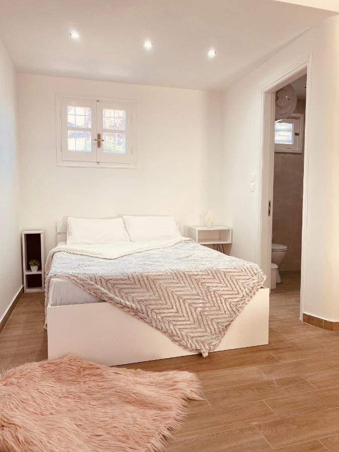 Louvros Luxury Suites Dassia  Exterior foto