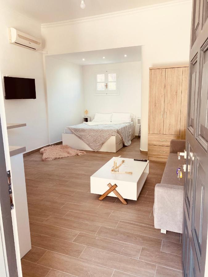 Louvros Luxury Suites Dassia  Exterior foto