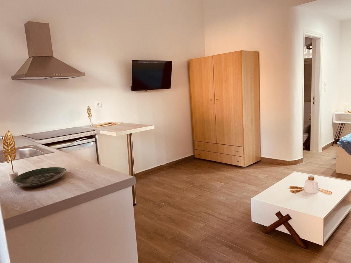 Louvros Luxury Suites Dassia  Exterior foto