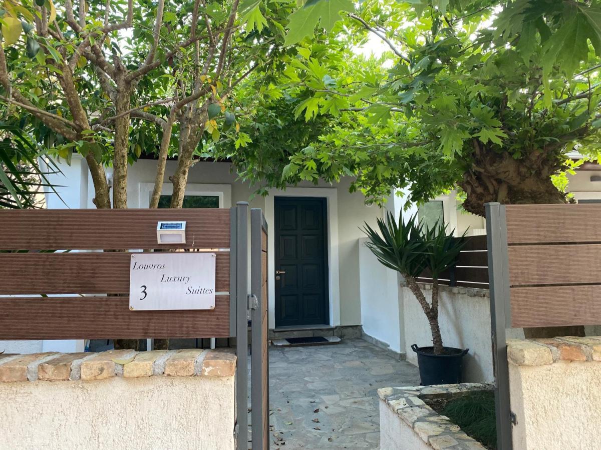 Louvros Luxury Suites Dassia  Exterior foto